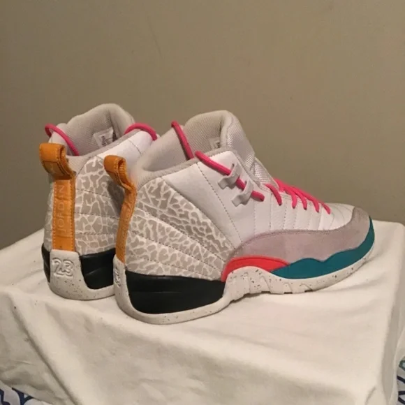 🔥😎JORDAN, unisex, size 5Y, new condition, see photos, these are immaculate 🔥